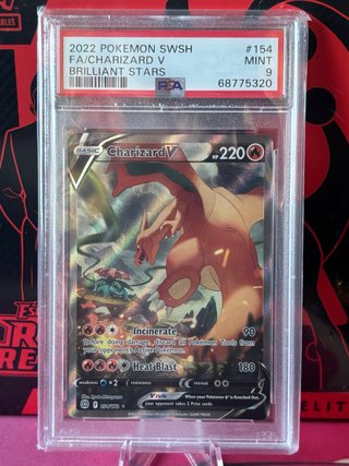 Carta Pokémon Charizard V PSA 9 Brillan