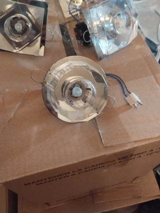 Focos empotrables metálicos y cristal