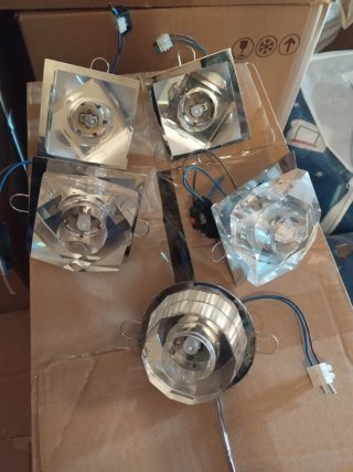 Focos empotrables metálicos y cristal