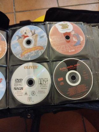 60 CDs y DVDs Infantiles: Música y Películas
