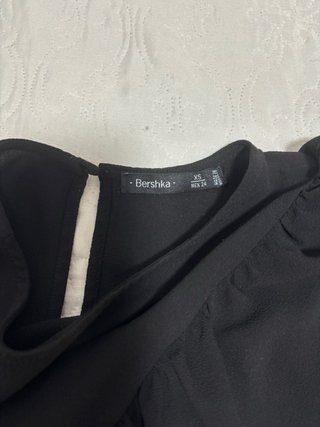 Blusa Bershka Negra Talla XS Volantes