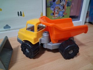 Camion y excavadora para niños