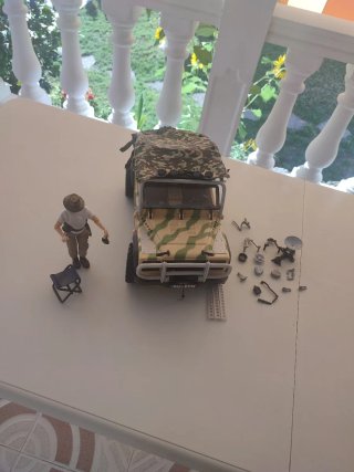 Madelman Jeep Camuflaje con Accesorios