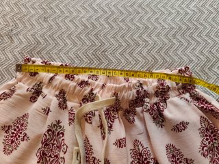 Pantalón fluido estampado talla S/M. Nuevo