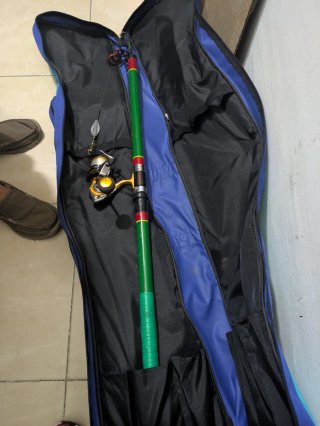 Cañas de pescar con carretes