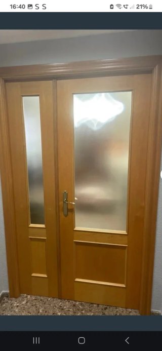 Puertas de madera para vivienda