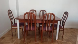 Mesa de comedor y 6 sillas de madera