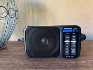 Radio Portátil Panasonic RF-2400 AM/FM