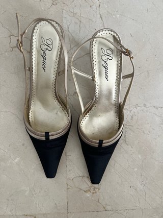 Zapatos Beguer negros y dorados de raso