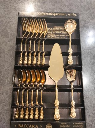 Juego de cubiertos BACCARA baño de oro