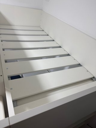 Cama alta con escritorio blanca