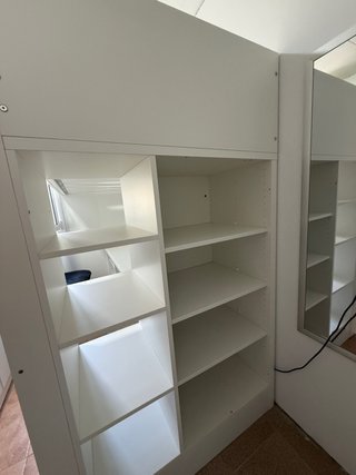 Cama alta con escritorio blanca