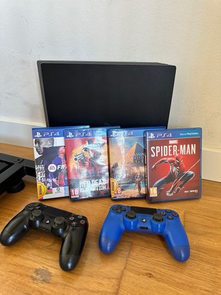 Consola PS4 Pro + 2 Mandos + Juegos