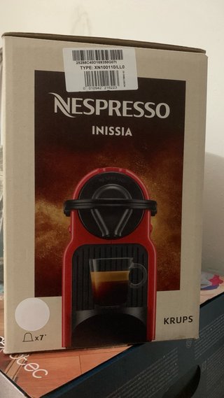 Cafetera Nespresso Inissia Roja
