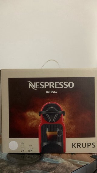 Cafetera Nespresso Inissia Roja
