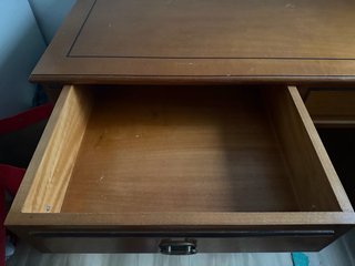 Escritorio de madera maciza con 2 cajones