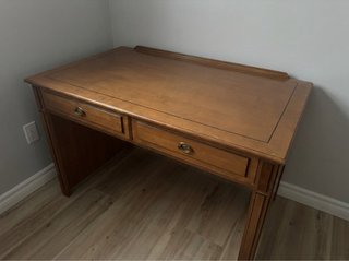 Escritorio de madera maciza con 2 cajones
