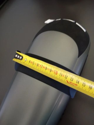 Appendiabiti per cravatte e cinture con luce LED integrata