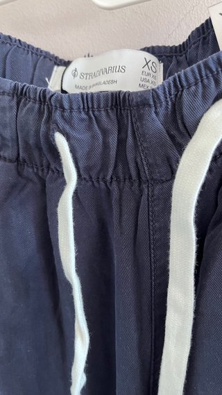 Pantalón fluido azul Stradivarius