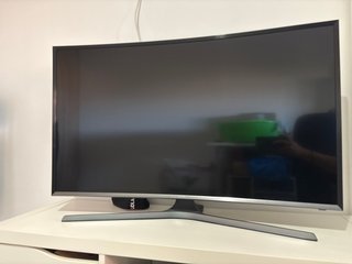 Samsung TV Curva 40” Full HD UE40J6300