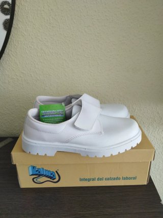 Zapatos de trabajo Kalma blancos