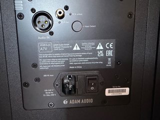 Monitores de estudio Adam AV7 como nuevos