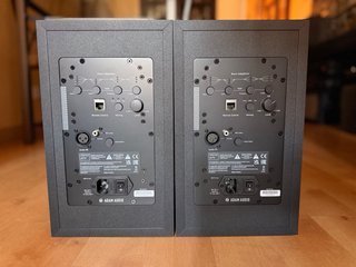 Monitores de estudio Adam AV7 como nuevos