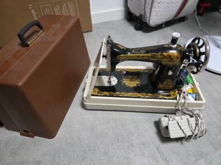 Máquina de coser Singer antigua
