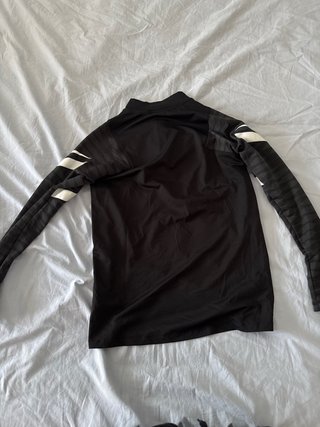 Sudadera deportiva Nike negra