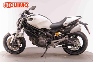 DUCATI MONSTER 696