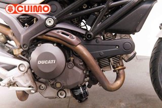 DUCATI MONSTER 696