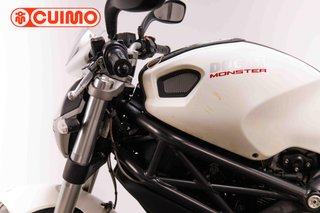 DUCATI MONSTER 696