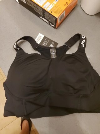 Top deportivo Crivit negro