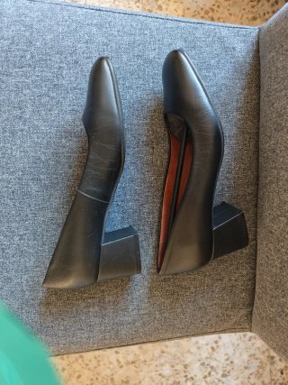 Zapatos de salón de piel negros