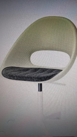 Silla IKEA con ruedas y base gris