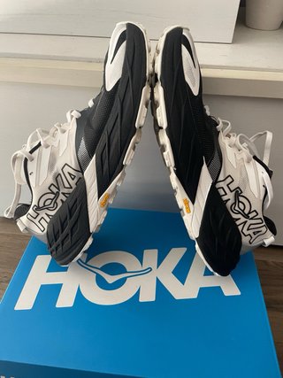 Hoka Speedgoat 7 Talla 45 1/3 Negro/Blanco