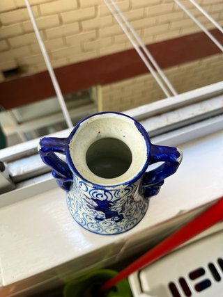 Jarrón Cerámica Pintado a Mano Azul y Blanco