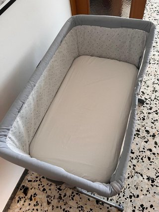 Cuna colecho Chicco gris