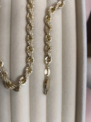 Cadena de oro estilo soga