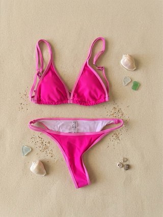 Set Bikini rosa con lacci e reggiseno imbottito