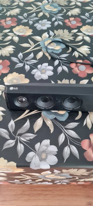 Barra de Sonido LG Inalámbrica Negra