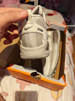 Zapatillas Nike Vomero 18 Talla 43 Nuevas