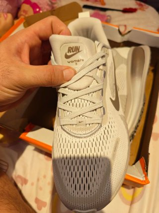 Zapatillas Nike Vomero 18 Talla 43 Nuevas