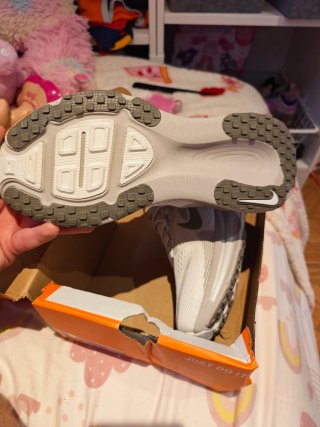 Zapatillas Nike Vomero 18 Talla 43 Nuevas