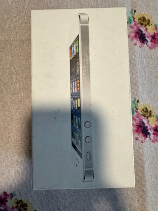 Scatola originale di iPhone 5 con istrizione