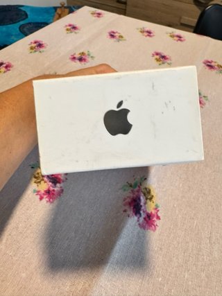 Scatola originale di iPhone 5 con istrizione