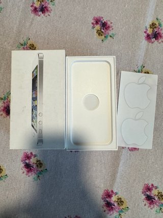 Scatola originale di iPhone 5 con istrizione