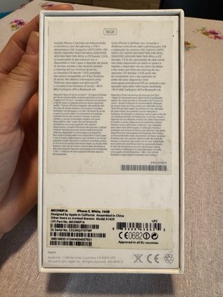 Scatola originale di iPhone 5 con istrizione