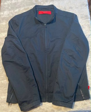 Chaqueta Hugo Boss Negra Ligera Cremallera