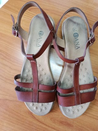Sandalias de cuero Dana talla 38